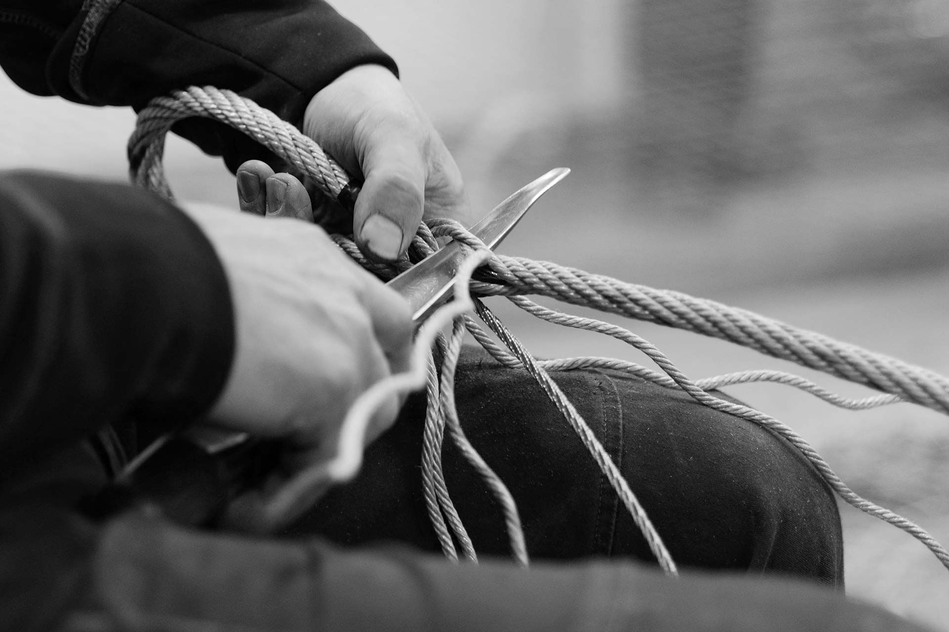 Splitsning av wire är ett hantverk som kräver hårda nypor.